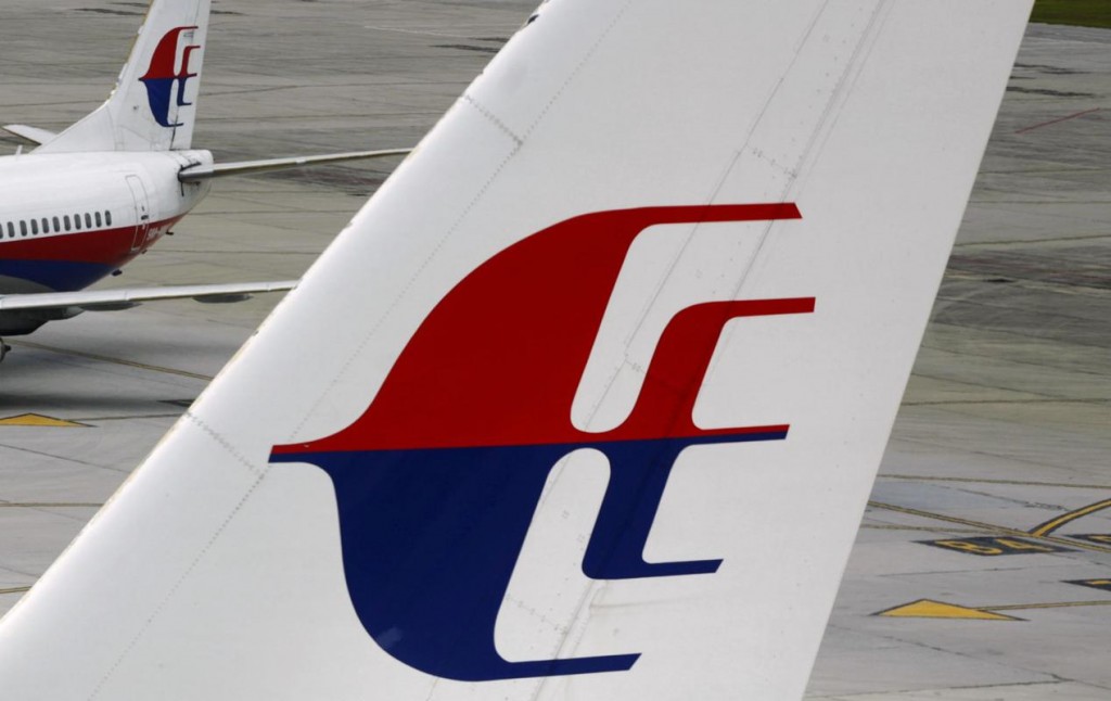 2014-03-08T021929Z_916179261_GM2EA380SH401_RTRMADP_3_MALAYSIA-AIRLINES-MISSING